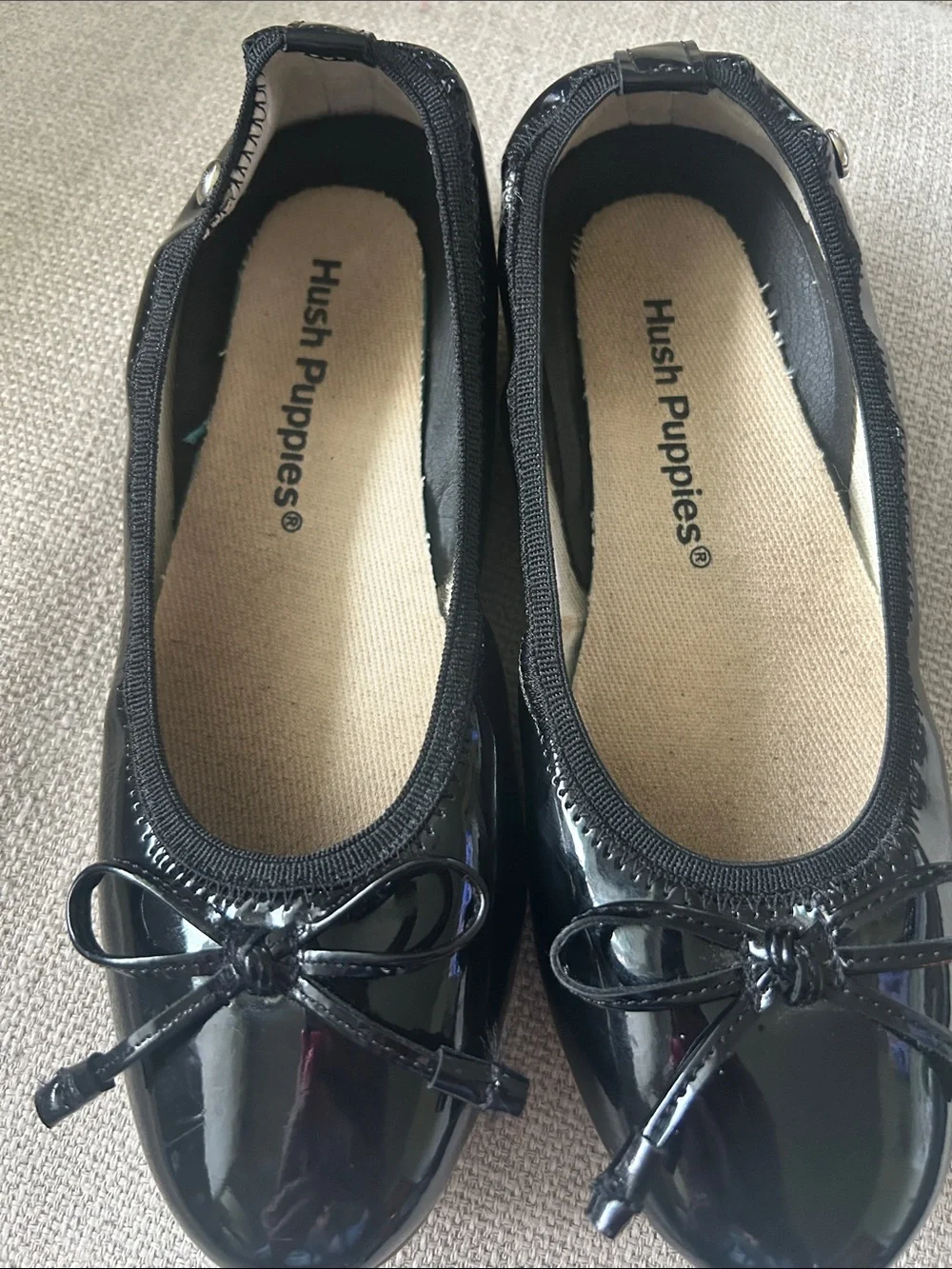 Hush Puppies Black Patent Ballet Flats with Bow Accent size 2